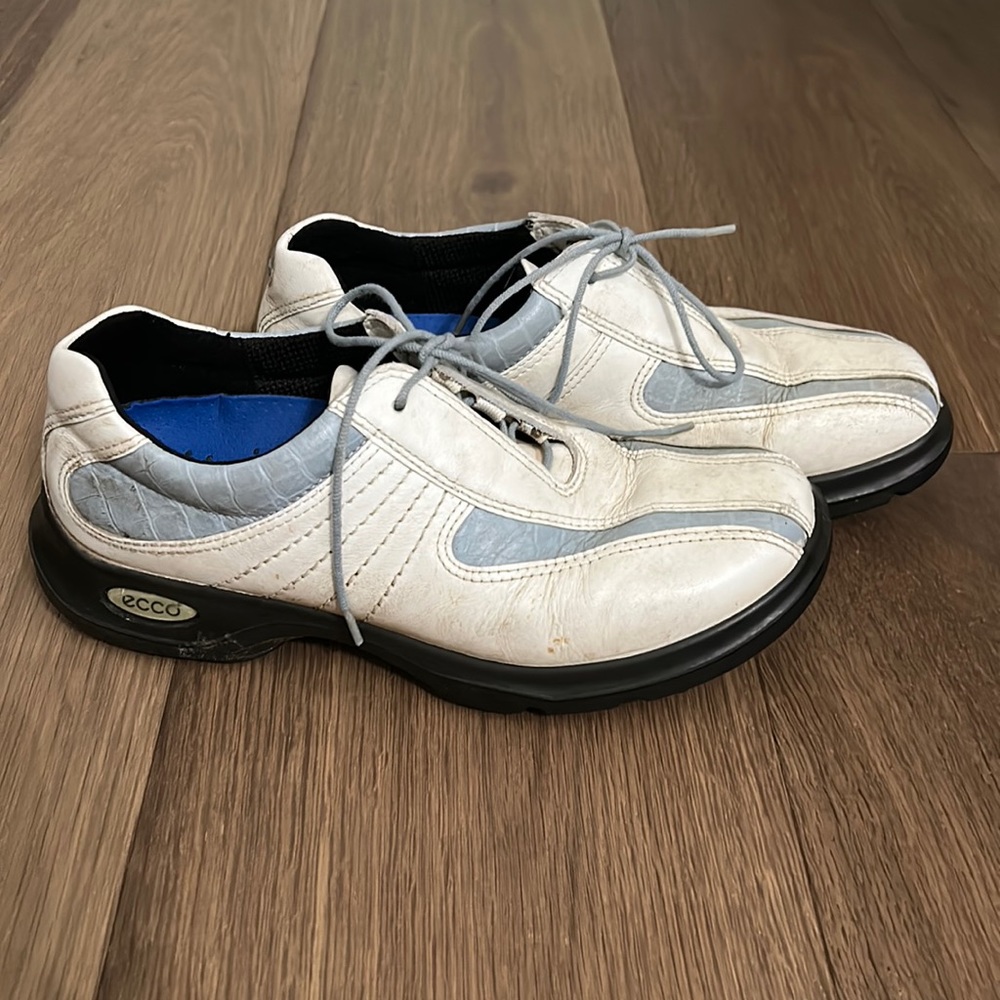ECCO GOLF SHOES-LADIES SIZE 38